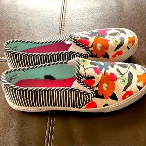 Aeropostale women’s size 8. Worn one. Great condition!
